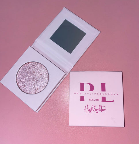 Pretty Glow Highlighter: Platinum Pink (07)