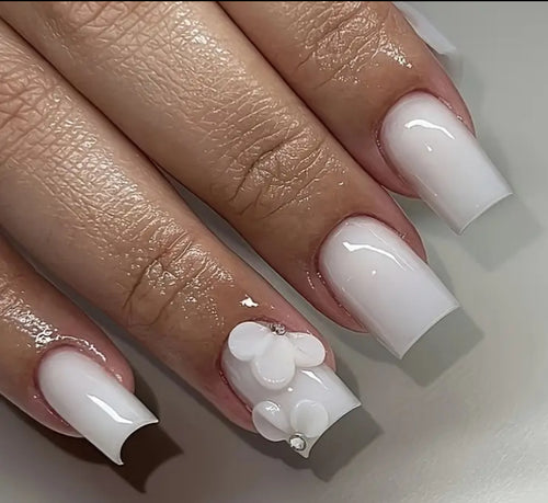 Pretty Nails: Dovey