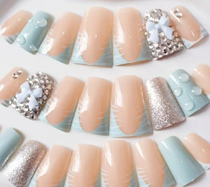 Pretty Nails: Blue Ribbon Winner
