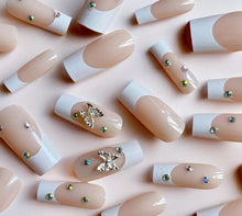 Load image into Gallery viewer, Pretty Nails: White Tails