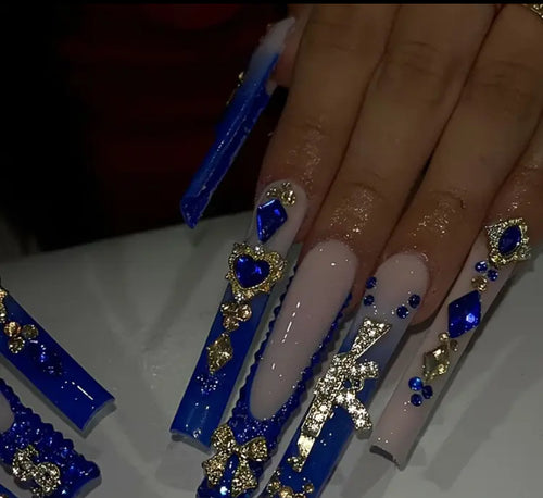Pretty Nails: Queen Vibe
