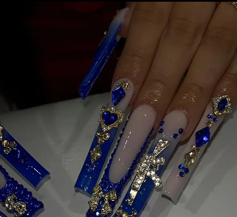 Pretty Nails: Queen Vibe