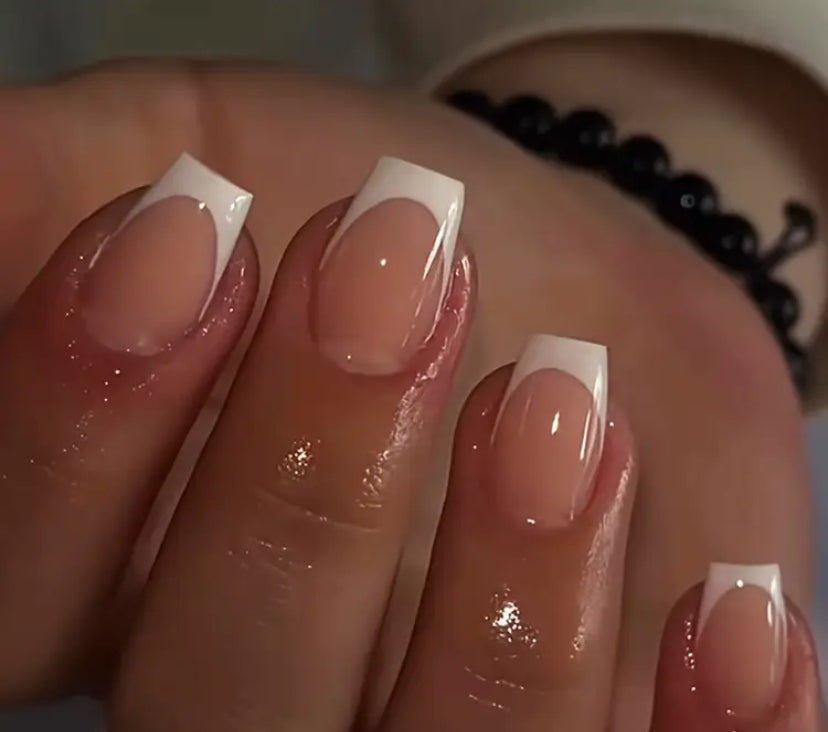 Pretty Nails: Classic French