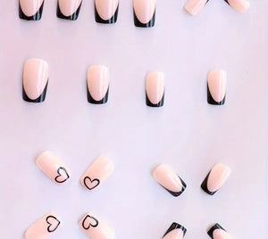 Pretty Nails: Black Hearts