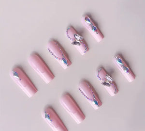 Pretty Nails: Play