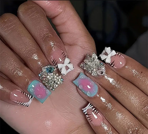 Pretty Nails: Seeing Eye