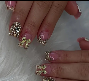 Pretty Nails: Gold Cluster