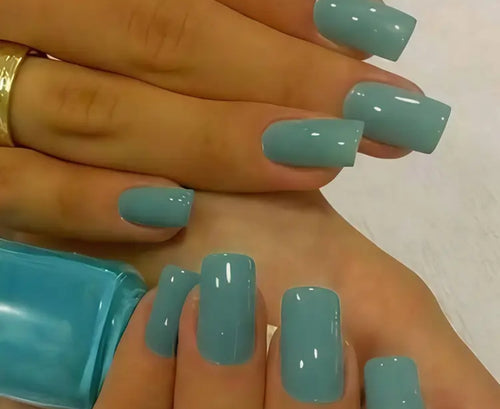 Pretty Nails: Winto Green