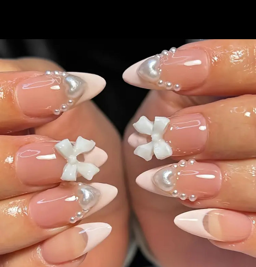 Pretty Nails: Almonds