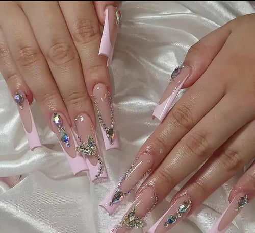 Pretty Nails: Play