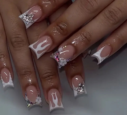 Pretty Nails: Blaise