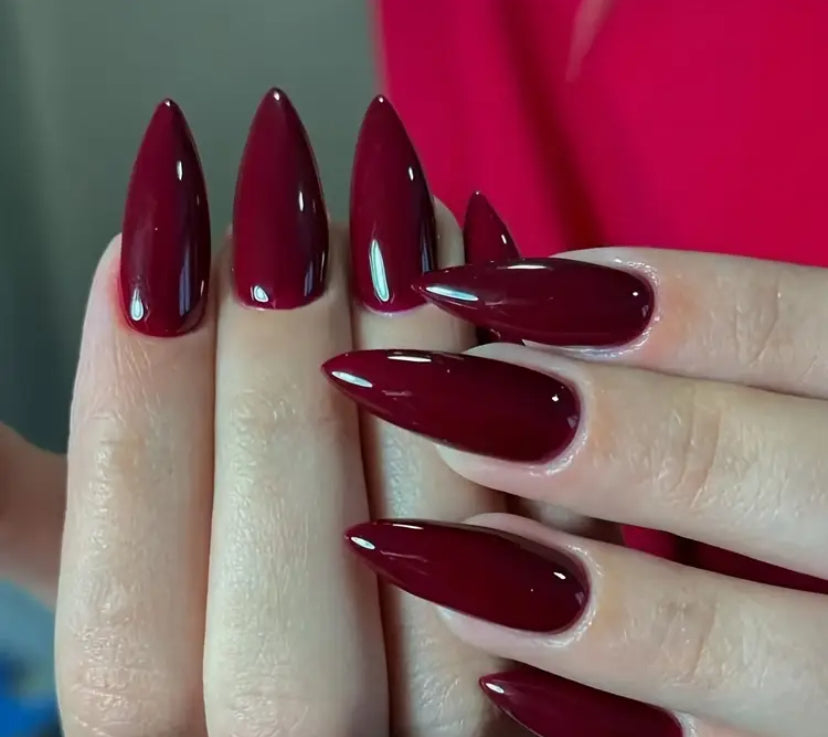 Pretty Nails: Morticia
