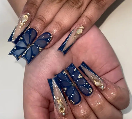 Pretty Nails: Enchanting