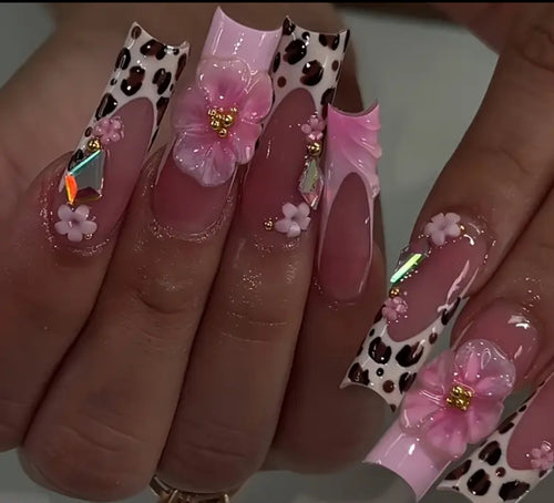 Pretty Nails: Cow Girl