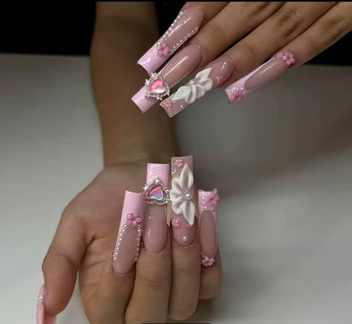 Pretty Nails: Animated